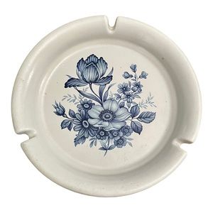 Hyalyn Pottery Ashtray Blue White Floral 118 USA